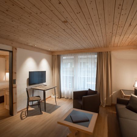 Bernerhof Swiss Quality Hotel Gstaad Bagian luar foto