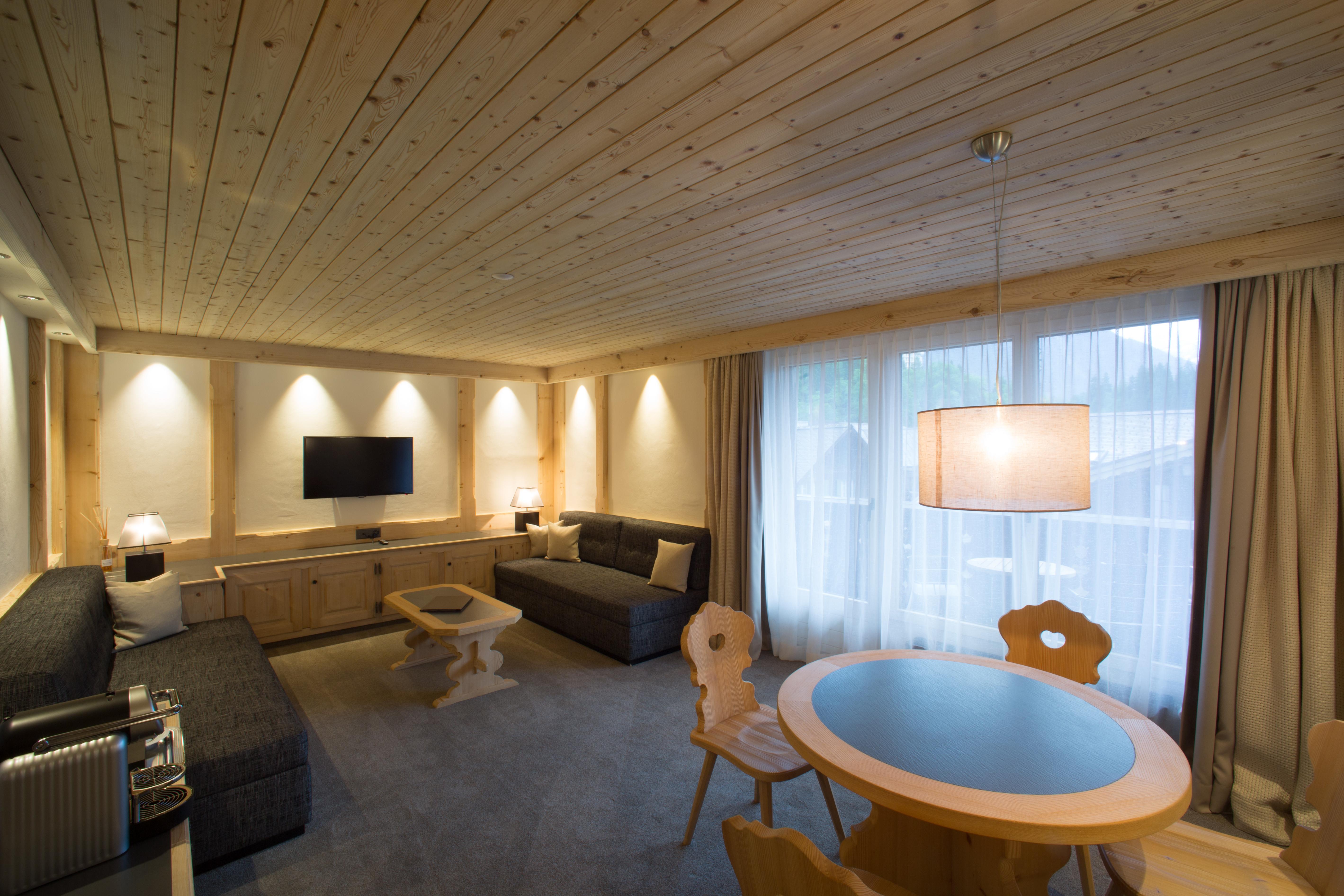 Bernerhof Swiss Quality Hotel Gstaad Bagian luar foto
