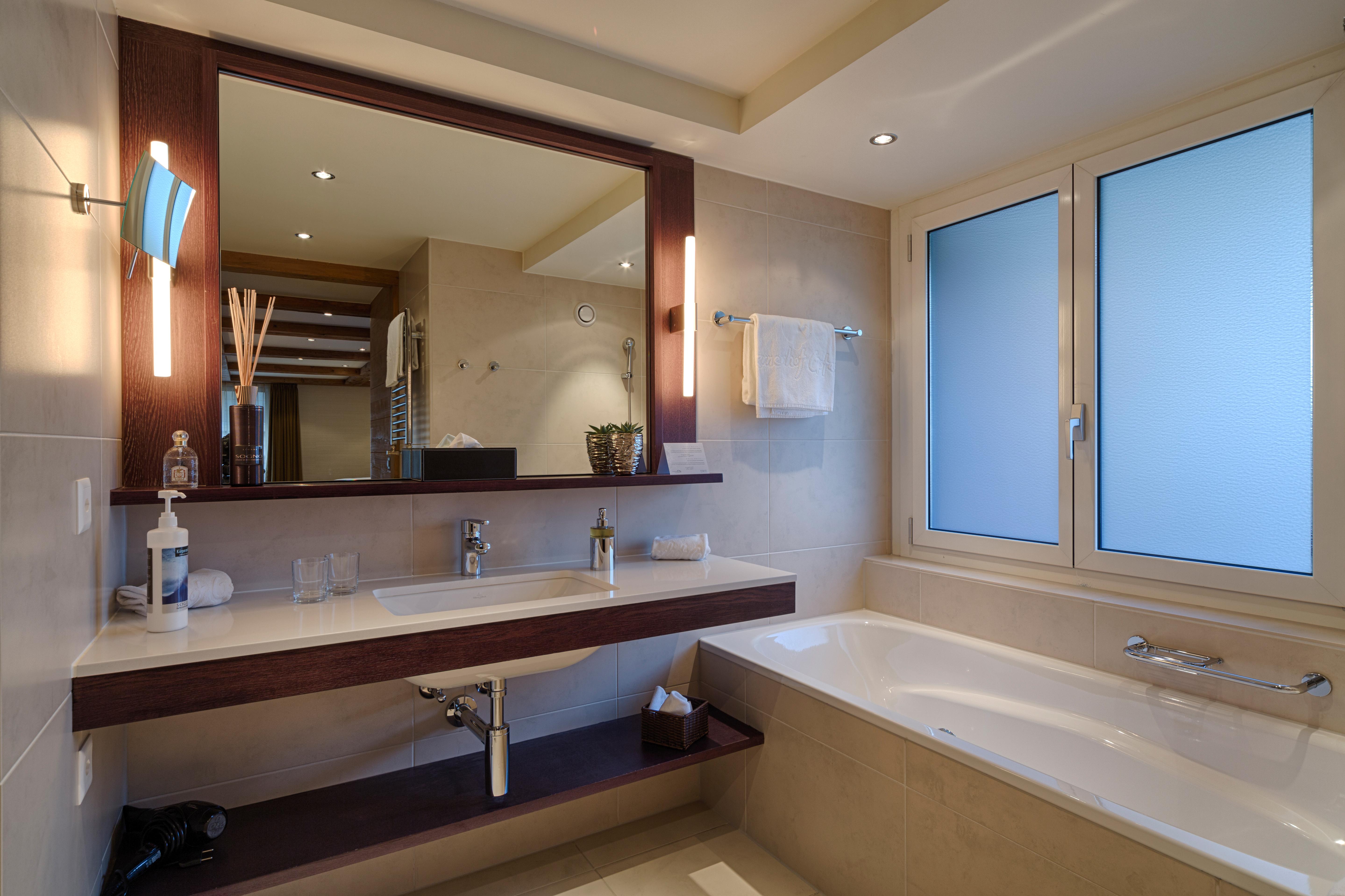 Bernerhof Swiss Quality Hotel Gstaad Bagian luar foto