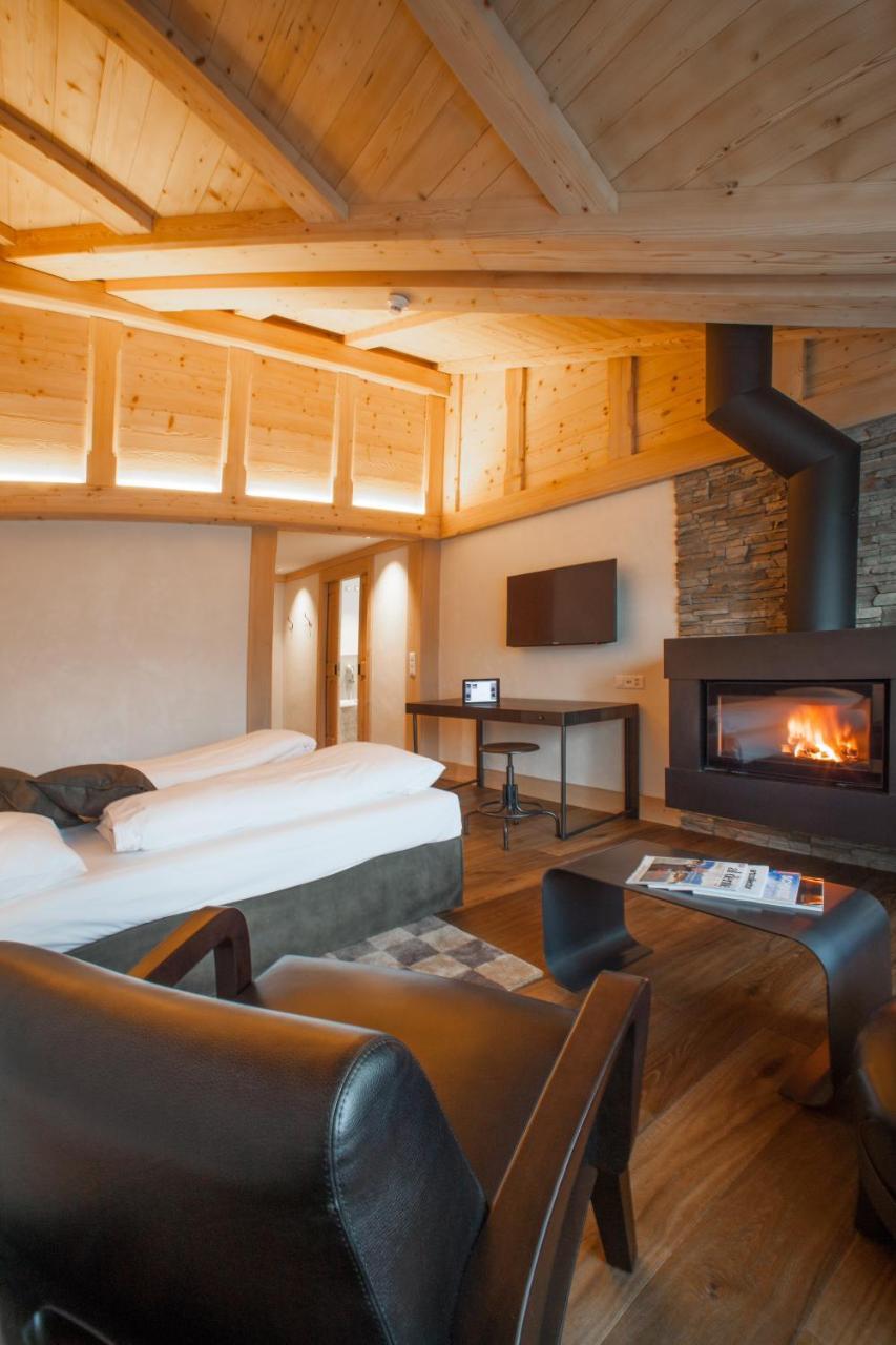 Bernerhof Swiss Quality Hotel Gstaad Bagian luar foto