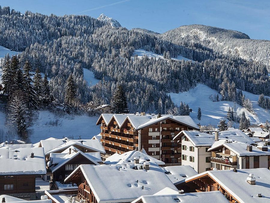Bernerhof Swiss Quality Hotel Gstaad Bagian luar foto